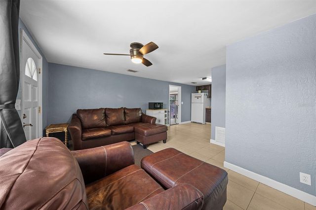 1300 SHERMAN AVENUE, Tavares, FL 32778