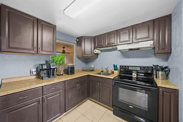 1300 SHERMAN AVENUE, Tavares, FL 32778