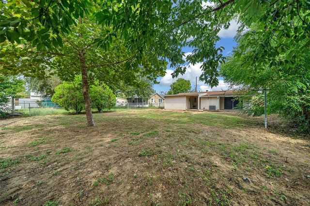 1300 SHERMAN AVENUE, Tavares, FL 32778