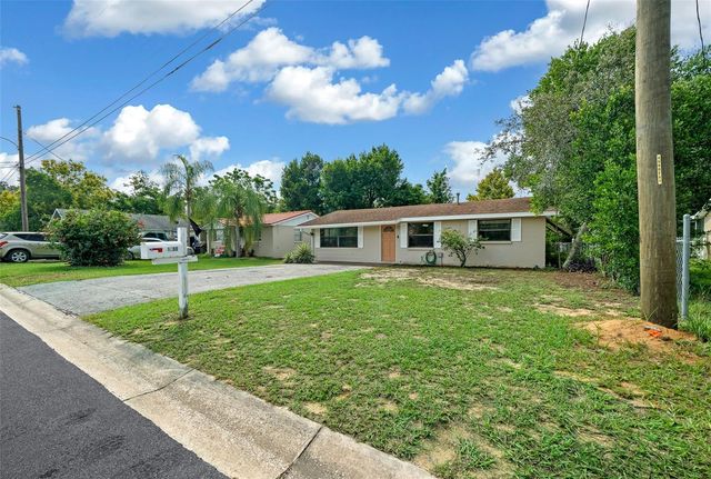 1300 SHERMAN AVENUE, Tavares, FL 32778