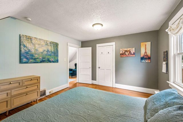 992 Bellows Street, West Saint Paul, MN 55118