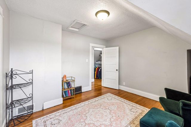 992 Bellows Street, West Saint Paul, MN 55118