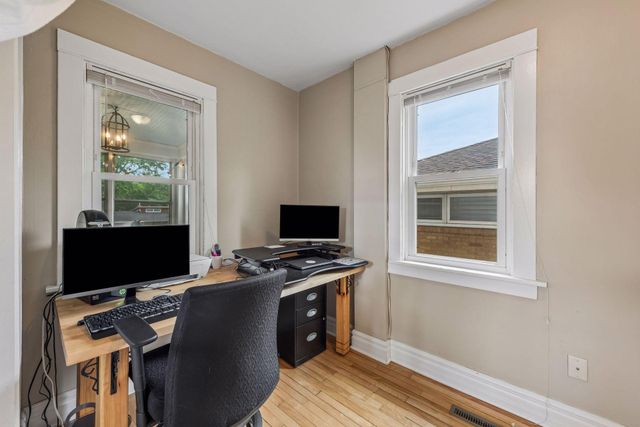 992 Bellows Street, West Saint Paul, MN 55118