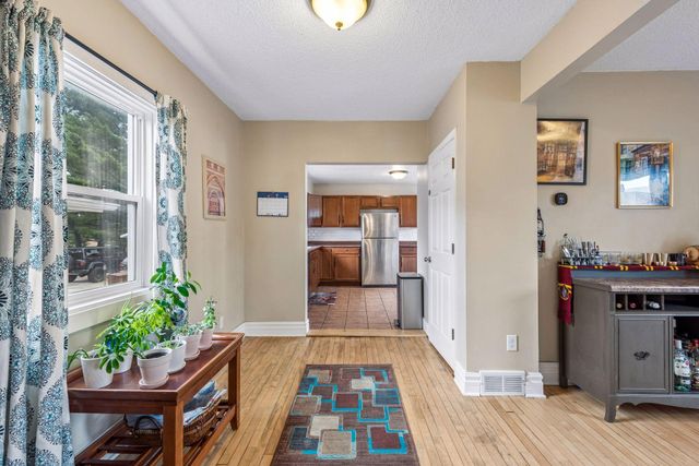 992 Bellows Street, West Saint Paul, MN 55118