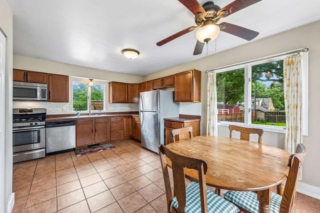 992 Bellows Street, West Saint Paul, MN 55118