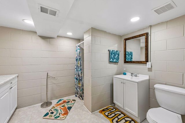 992 Bellows Street, West Saint Paul, MN 55118
