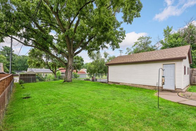 992 Bellows Street, West Saint Paul, MN 55118
