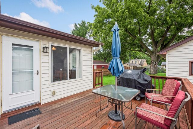 992 Bellows Street, West Saint Paul, MN 55118
