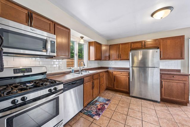 992 Bellows Street, West Saint Paul, MN 55118