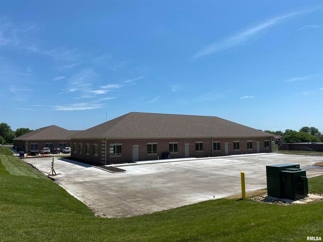 3648 UTICA RIDGE Road, Bettendorf, IA 52722