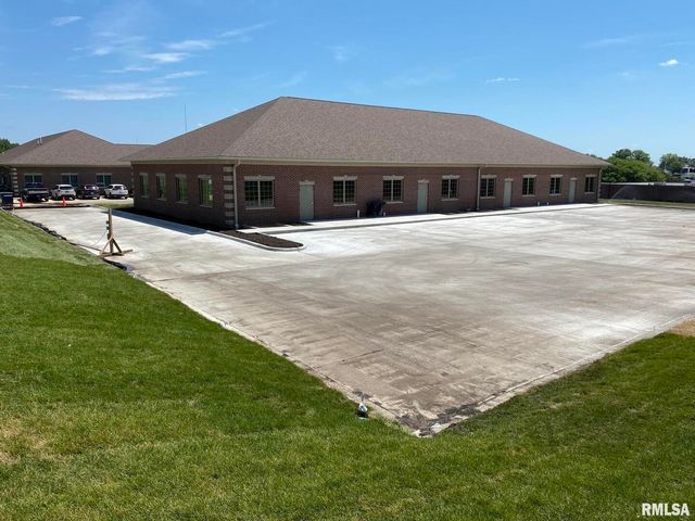 3648 UTICA RIDGE Road, Bettendorf, IA 52722