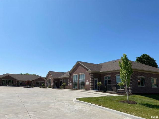 3648 UTICA RIDGE Road, Bettendorf, IA 52722