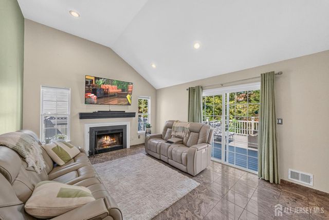 4 Congress Lane, South River, NJ 08882