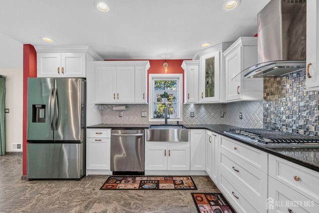 4 Congress Lane, South River, NJ 08882
