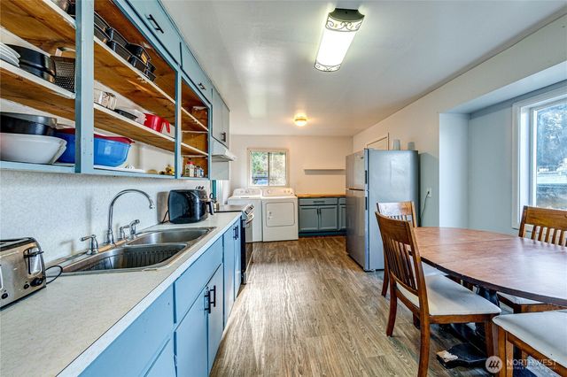 1938 W Highway 101, Port Angeles, WA 98363