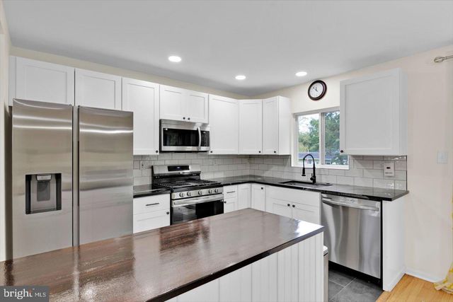 31 WHITE BIRCH RD, Turnersville, NJ 08012