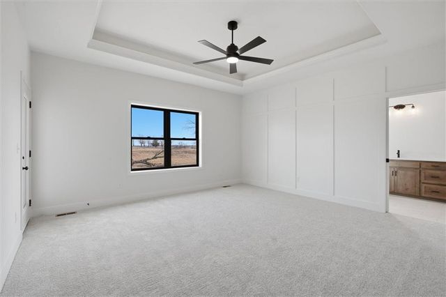 9619 Stockdale Road, Liberty, MO 64068