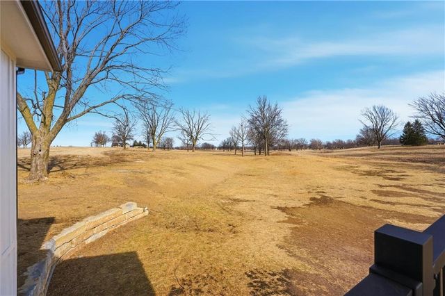 9619 Stockdale Road, Liberty, MO 64068