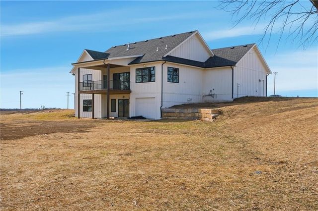 9619 Stockdale Road, Liberty, MO 64068