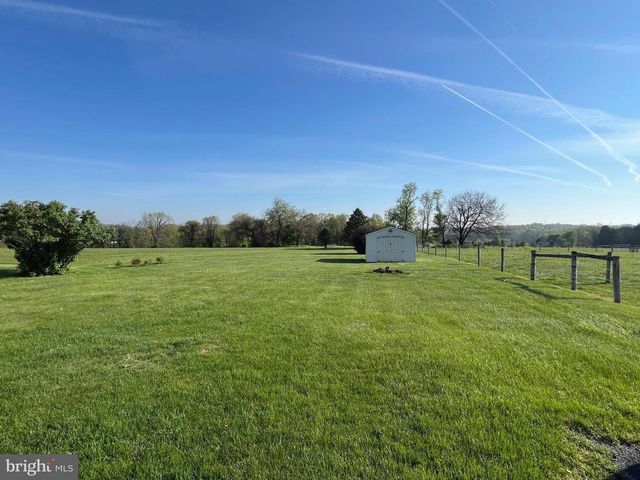 1015 DELTA RD, Red Lion, PA 17356