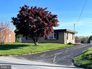 1015 DELTA RD, Red Lion, PA 17356