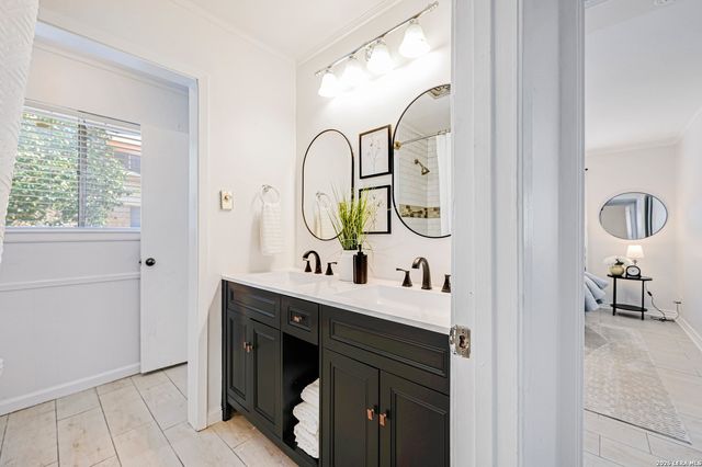 5801 Windvale Drive, Windcrest, TX 78239