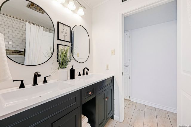 5801 Windvale Drive, Windcrest, TX 78239