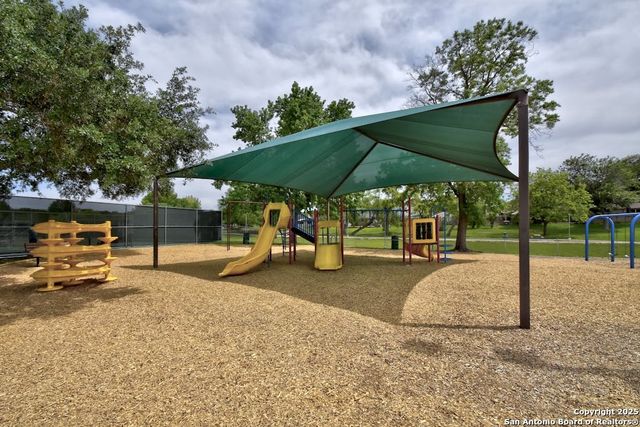 5801 Windvale Drive, Windcrest, TX 78239