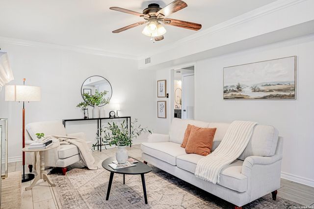 5801 Windvale Drive, Windcrest, TX 78239