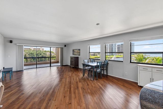 1036 Us Highway 1 324, North Palm Beach, FL 33408