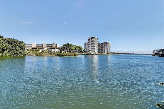 1036 Us Highway 1 324, North Palm Beach, FL 33408
