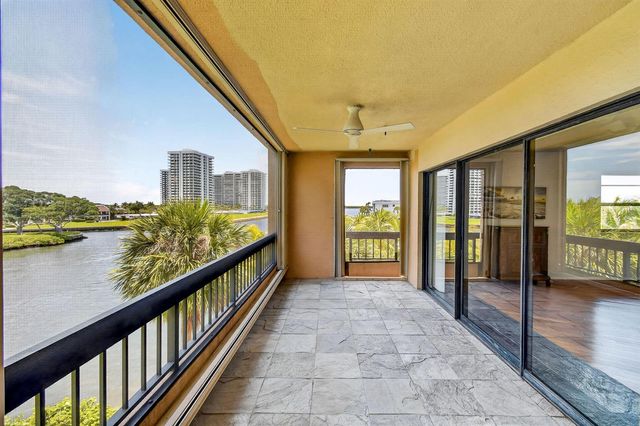 1036 Us Highway 1 324, North Palm Beach, FL 33408