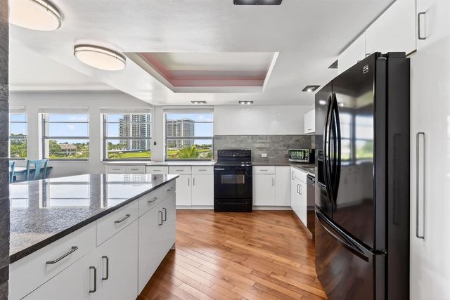 1036 Us Highway 1 324, North Palm Beach, FL 33408