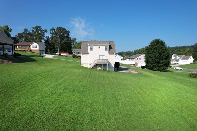 123 Woods Lake Way SE, Cleveland, TN 37323