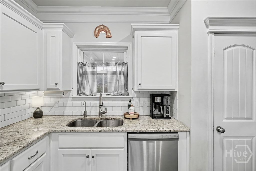 Image 14 of property listing at 67 Shortleaf Trail, Richmond Hill, GA 31324