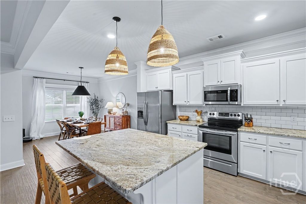 Image 16 of property listing at 67 Shortleaf Trail, Richmond Hill, GA 31324