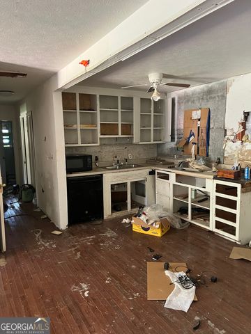 92 Clay Street, Thomaston, GA 30286