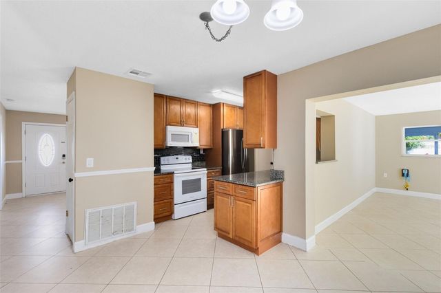 439 LONGWOOD CIRCLE, Longwood, FL 32750