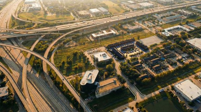 81 Northpoint Drive Building 6 C, Houston, TX 77060