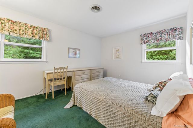 14 Mont Avenue, Dix Hills, NY 11746