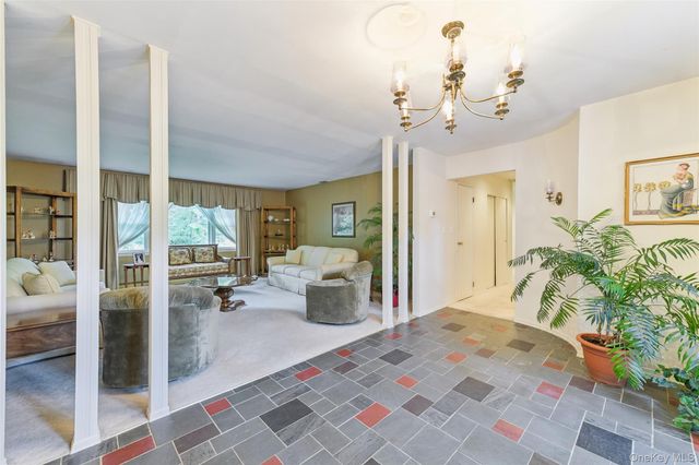 14 Mont Avenue, Dix Hills, NY 11746