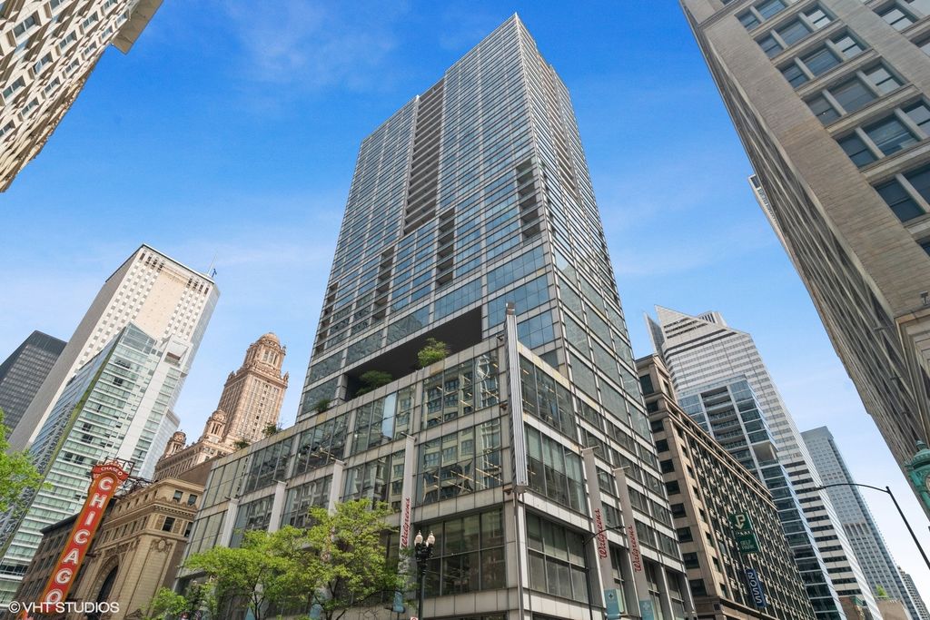 8 E RANDOLPH Street 3208, Chicago, IL 60601