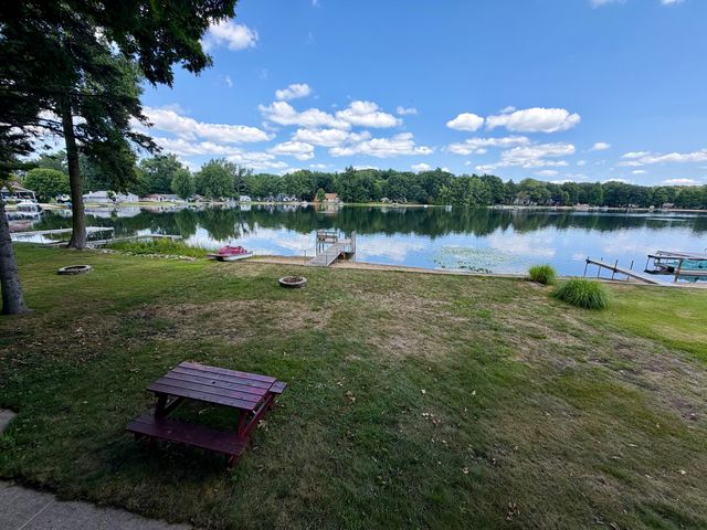 8980 Loveless Drive Ne, Courtland Twp, MI 49341