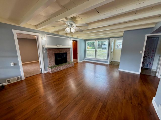 8980 Loveless Drive Ne, Courtland Twp, MI 49341