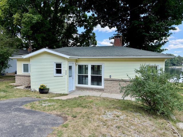 8980 Loveless Drive Ne, Courtland Twp, MI 49341