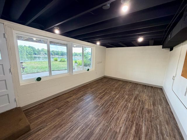 8980 Loveless Drive Ne, Courtland Twp, MI 49341
