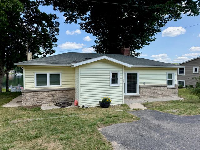 8980 Loveless Drive Ne, Courtland Twp, MI 49341