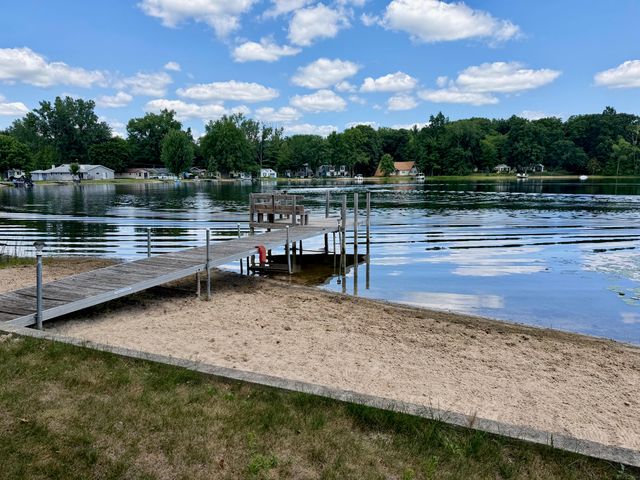 8980 Loveless Drive Ne, Courtland Twp, MI 49341