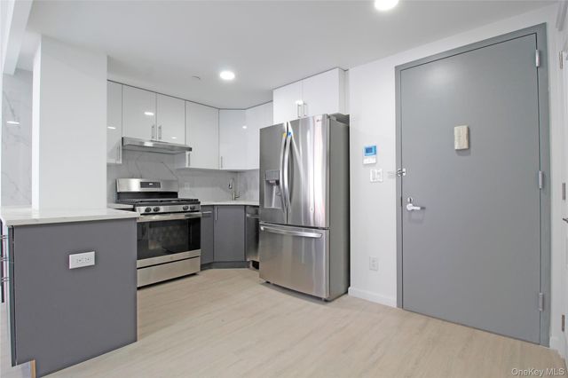 13450 Blossom Avenue 3D, Flushing, NY 11355