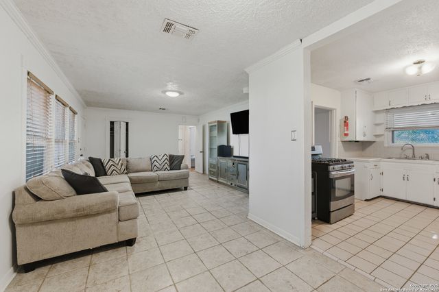 118 Raleigh Place, San Antonio, TX 78201